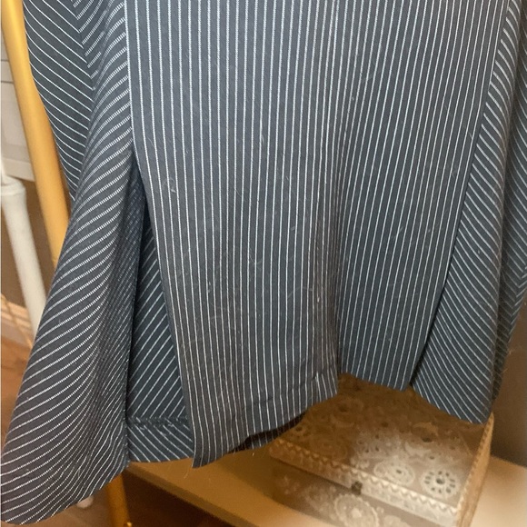 Stretch Pen-striped Pencil Skirt 26” Size Small - Picture 5 of 6